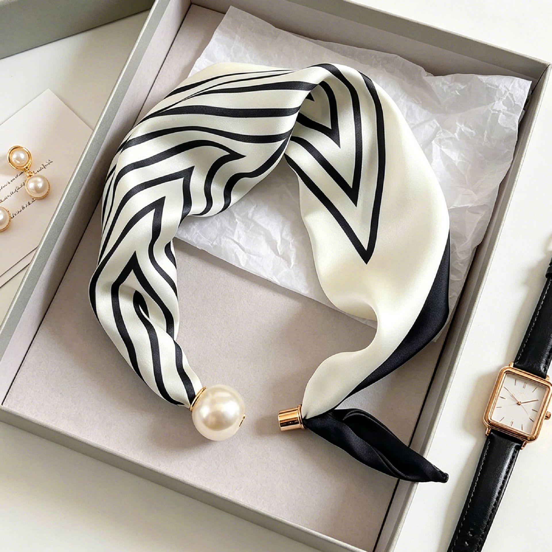 Ascot Neck Scarf - Écharpes élégantes et chics à rayures