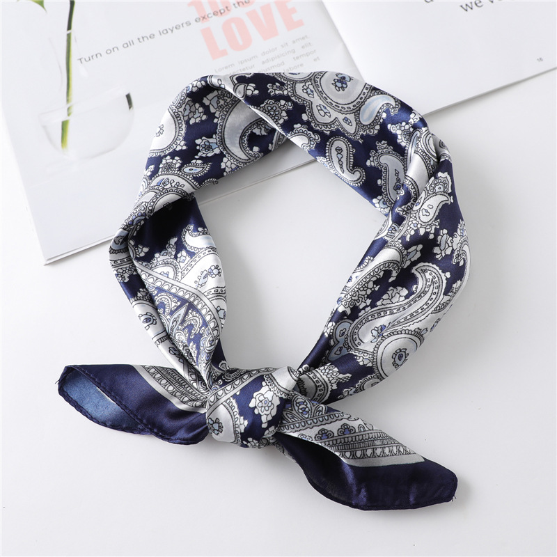 Face Scarf Mask - Foulard carré de luxe en soie