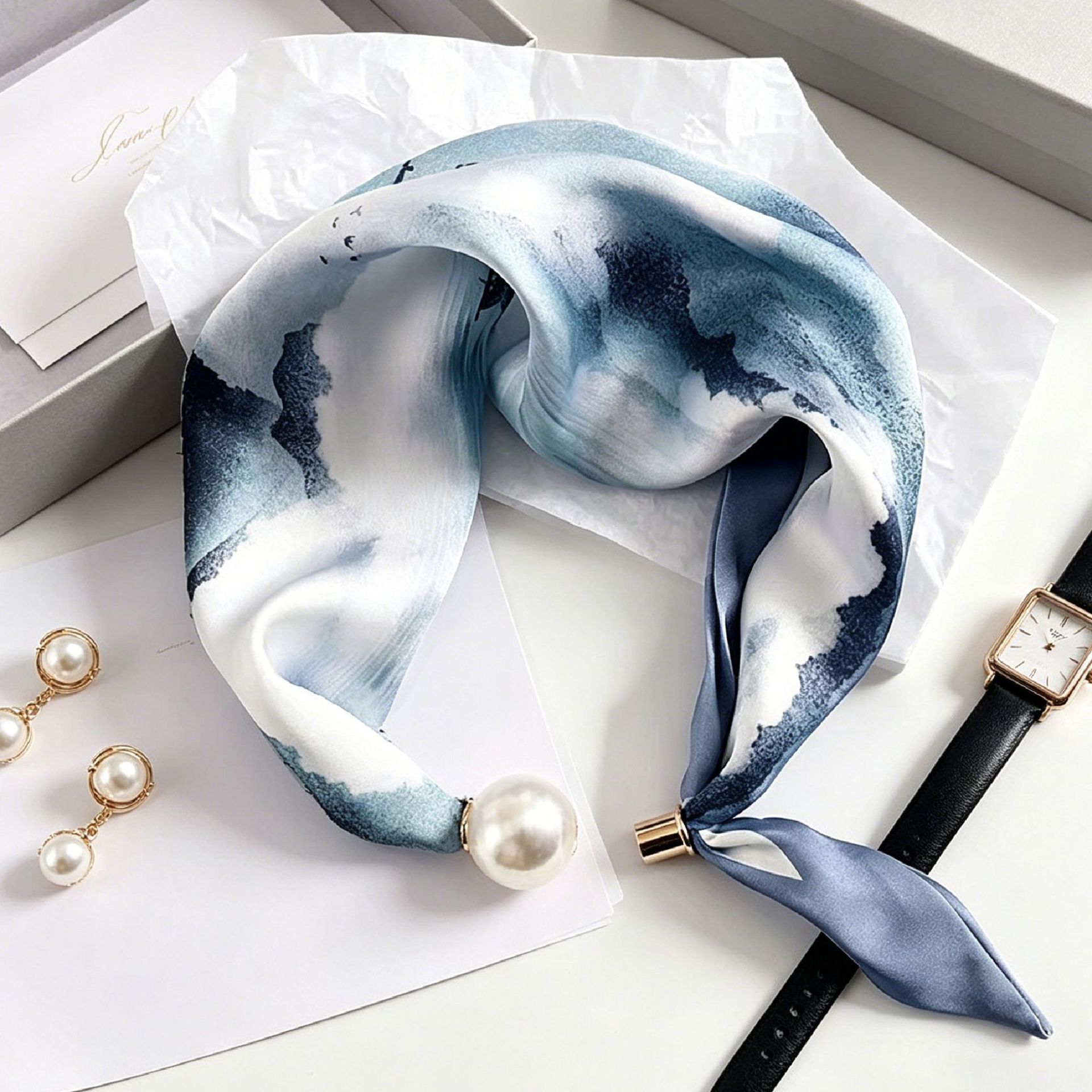 Écharpes élégantes et chics à  - Ascot Neck Scarf avis et prix