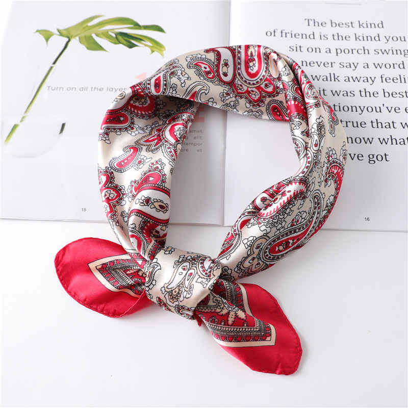 Foulard carré de luxe en soie  - Face Scarf Mask avis et prix